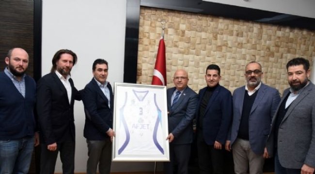 Afyon Belediyespor Kulüp yönetiminden : Başarıların Mimarına Teşekkür