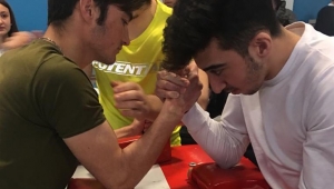 Afyonkarahisar'da okullar Arası Bilek Güreşi Müsabakaları Yapıldı