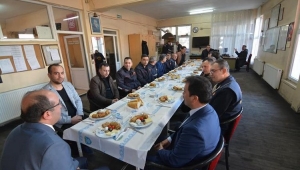 Başkan Çöl Mesaiye personeliyle kahvaltı ederek başlıyor