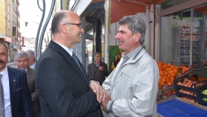 MHP Sandıklı Adayı Gürel çarşı esnafının şikayetlerini dinledi