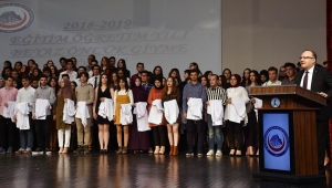 AFSÜ'de beyaz önlük giyme töreni yapıldı