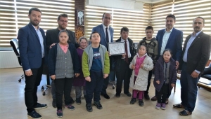 Down Sendorumlu Öğrencilerden Başkan Çöl’e Ziyaret