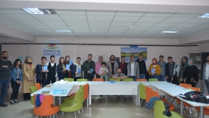Gençler yazar buluşmasına katıldı