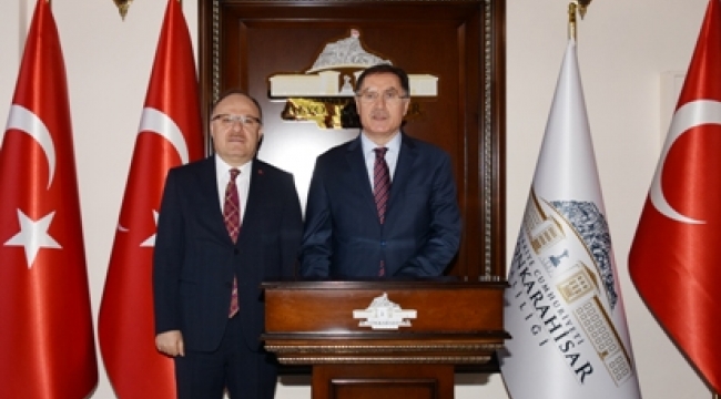 Kamu Başdenetçisi Şeref Malkoç Vali Tutulmaz'ı Ziyaret Etti