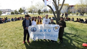 Öğrenciler Birlikte Kitap Okudu