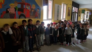 Sağlık Müdürlüğü okullarda kitapçık dağıttı