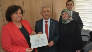 Akparti'den Afyonkarahisar Belediye Başkanı seçilen Mehmet Zeybek Mazbatasını aldı