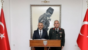 Başkan Zeybek’ten İkmal Komutanı Şan’a Ziyaret