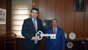 DP Genel Başkanı Uysal’dan, Başkan Şahin’e Hayırlı Olsun Ziyareti