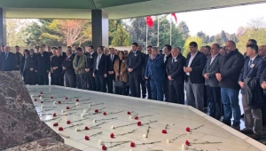 DP Lideri Uysal Özal için okutulan mevlüde katıldı