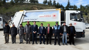 İscehisar Belediyesi’ne hibe çöp toplama aracı