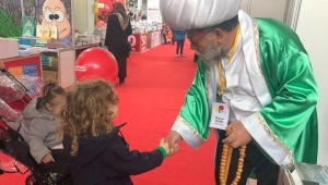 Kitap Fuarı’nda Çocuklar Sefer Dede İle Eğleniyor