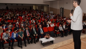 Yazar Serkan Şengül’ün Konferansına yoğun ilgi