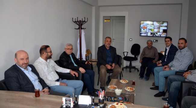 AK Parti İl Başkanı Sezen engelli bakım merkezini ziyaret etti