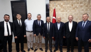 Başkan Zeybek Tebrikleri Kabul Ediyor