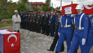 Diyarbakır'da hayatını kaybeden Afyonlu uzman çavuş gözyaşlarıyla uğurlandı