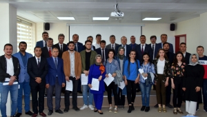 Dünyaya Bakan 100'ümüz Projesine katılan Kursiyerlere Belgeleri Verildi