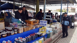 İscehisar Belediye Zabıtası Pazar Yerini Denetledi