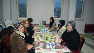 İsechisar Belediye Başkan vekili Gülsefa Azgın, İftar Programına Katıldı