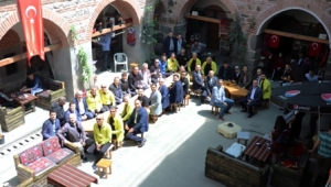 İTO Futbol Takımı, Afyon’un Tarihi Mekânlarını Ziyaret Etti