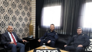 Jandarma Komutanı Ve Emniyet Müdüründen Tebrik