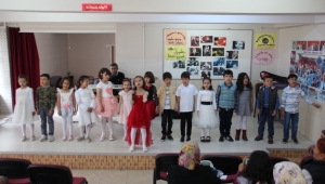 Öğrenciler Annelerini Unutmadılar