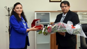 Sağlık Bilimleri Enstitüsünde Devir Teslim Töreni Gerçekleştirildi