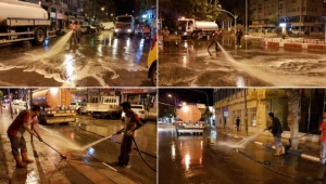 Temizlik İşçilerinden Gece Mesaisi