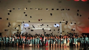 Turizm fakültesi 8. Dönem mezunlarını verdi