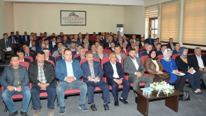 Vali Merkez Köy ve Mahalle Muhtarlarıyla Bir Araya Geldi