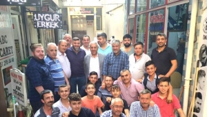 Başkan Zeybek Berberler Çarşısını Ziyaret Etti