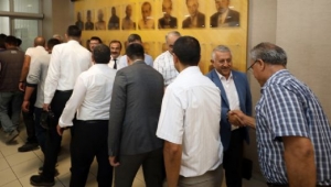 Başkan Zeybek Personeliyle Bayramlaştı