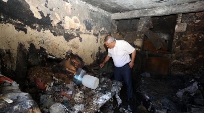Başkan Zeybek Yangında Zarar Gören Aileleri Ziyaret Etti