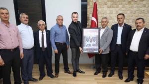 MHP Merkez İlçe Teşkilatından Başkan Zeybek´e Ziyaret