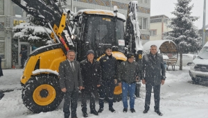 Bayat Belediyesine 2 Adet İş Makinası