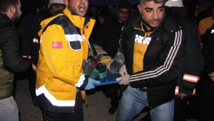 Enkaz altından 11 kişi sağ çıkarıldı