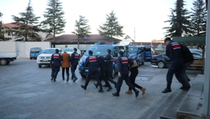 Son Dakika….Afyonkarahisar’da Uyuşturucu çetesine operasyon 5 gözaltı