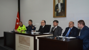 Vali Tutulmaz Merkez Mahalle ve Köy Muhtarlarıyla Bir Araya Geldi