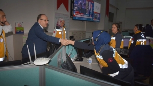 Vali Tutulmaz Yeni Yıla Çalışarak Giren Kamu Görevlilerini Ziyaret Etti