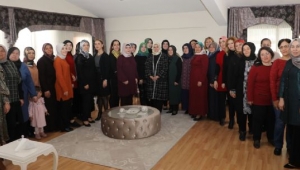 Başkan eşlerine Adabı Muaşeret Ve Hoşgörü Semineri