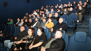 ATSO Meclis Üyeleri, Geçerken Uğradım Filmini İzledi