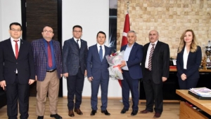 Başkan Zeybek’e Vergi Haftası Ziyareti