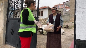 Belediye ekipleri vatandaşlara seslendi; 'Evinde kal Emirdağ'