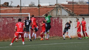 İscehisarspor Emirdağ Spor deplasmanından kaptanla 3 puan çıkardı.