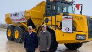 Milletvekili Taytak yerli kaya kamyonu 'DEVE'yi test etti