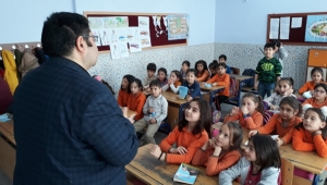 Özkul Haşgeş ile Gaymak kitabını imzaladı