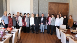 Tutulmaz, Aev Kadın Kolları Üyeleri İle Bir Araya Geldi