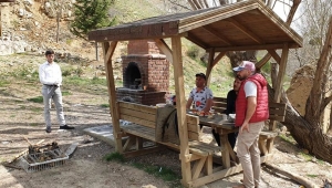 Afyonkarahisar'da Korona virüs tedbirlerine uymayarak piknik yapanlara ceza