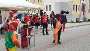 Afyonkarahisar Kızılay’dan 23 Nisan Çocuk Bayramında çocuklara etkinlik