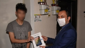 Belediye Başkanı Zeybek'ten Tablet Sürprizi